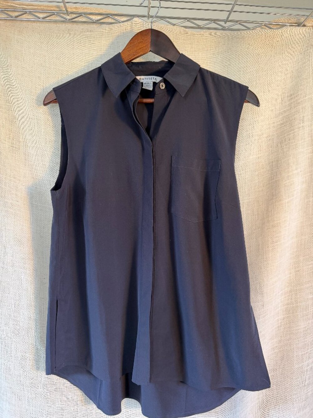 Athleta Sleeveless Blouse in Navy size SP